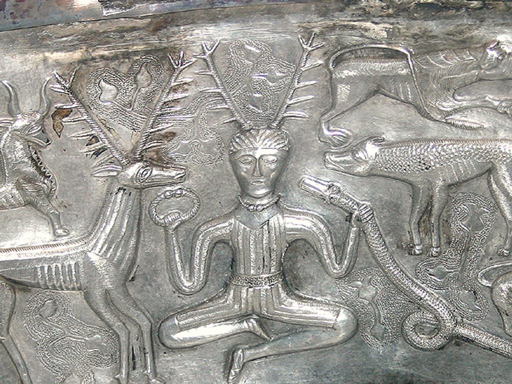 Le dieu cerrunos, contrairement aux idées reçues sur les celtes, ils étaient des artistes tout en finesse